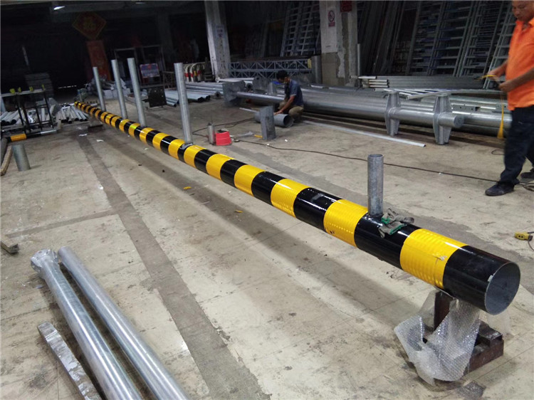 村口限高架限高2.5米禁止货车进入黄黑路跨限高杆3米道路龙门架