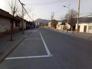 富县交警大队张村驿中队 更新交通安全设施 改善道路通行环境