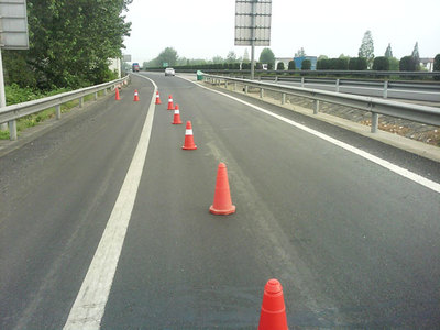 道路标线工程 优化交通流与提升道路安全的关键设施