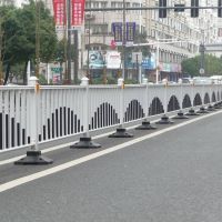 三门峡道路市政施工与小区设施 隔离栏/护栏杆的工厂直销解析